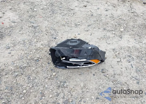 2020 Mercedes-Benz Glc 300 z USA, uszkodzony, nr VIN WDC0G8DB4LF746033